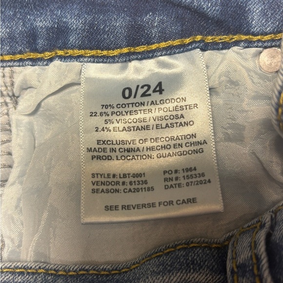 Women’s La Bonita skinny distressed jeans. Size 0 - Picture 5 of 6